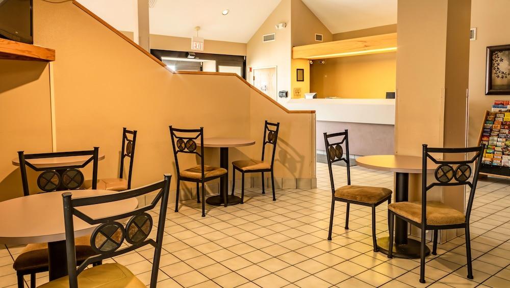 Oyo Hotel Lincoln Airport Ne, Hwy 80 외부 사진